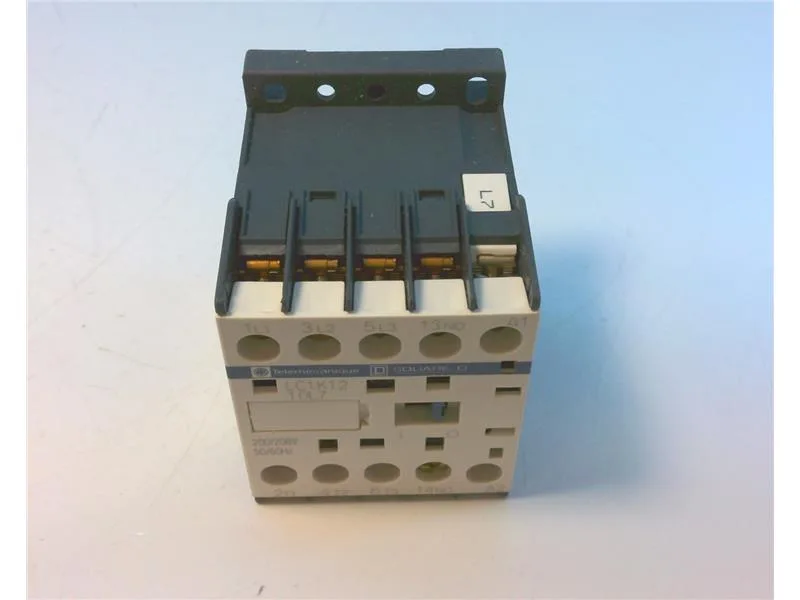 Schneider Electric LC1K1210L7 (image 5)