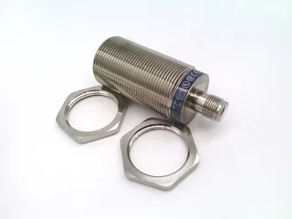 Schneider Electric XS630B1PBM12 — Proximity Sensors (image 2)