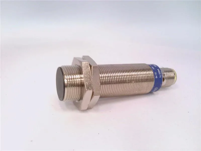 Schneider Electric XS1M18KPM40D — Proximity Sensors (image 2)