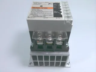 Fuji Electric SS302-1Z-D2 — Contactors (image 2)