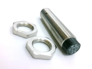 Schneider Electric XS212BLPBM12 — Proximity Sensors (image 2)