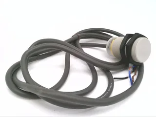 Omron E2F-X10E1 — Proximity Sensors (image 2)