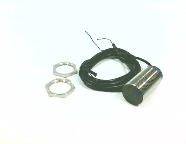 Schneider Electric XS1M30MA250 — Proximity Sensors (image 5)