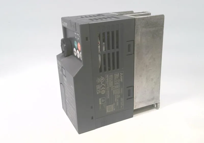 Mitsubishi Electric FR-E720-030SC-NA — AC Drives (VFD) (image 2)