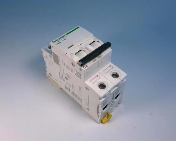 Schneider Electric A9F94204 (image 2)