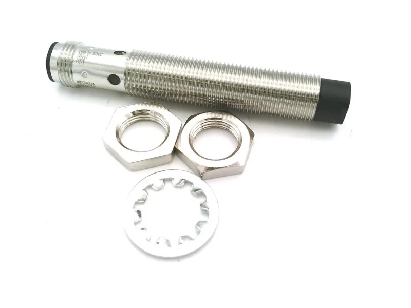 Omron E2B-M12LN05-M1-B1 — Proximity Sensors