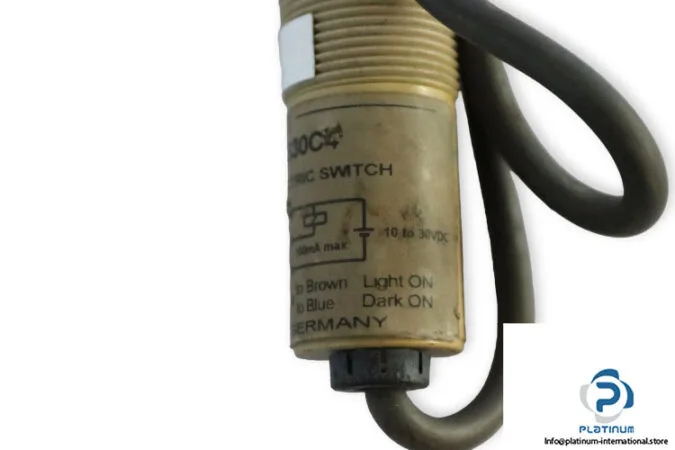 Omron E3F2-DS30C4 — Photoelectric Sensors (image 3)