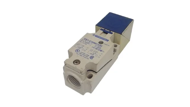 Schneider Electric XS7C40MP230 — Proximity Sensors (image 2)