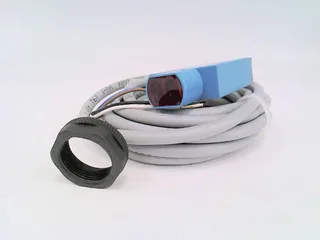 SICK WL1000-P132 — Photoelectric Sensors