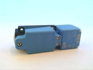 SICK IQ40-20BPSKK0S — Proximity Sensors (image 2)