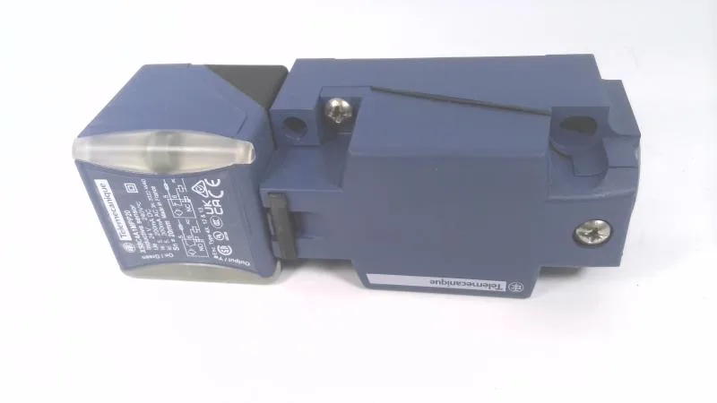 Schneider Electric XS8C4A1MPP20 — Proximity Sensors (image 2)