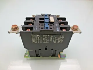 Schneider Electric LC1D4011D7