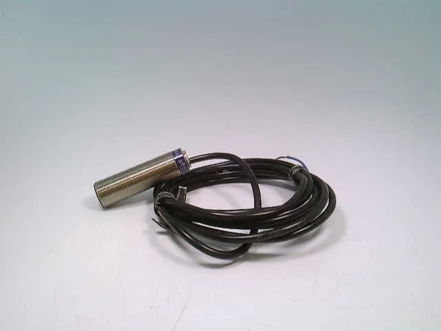 Schneider Electric XS1M18MA239 — Proximity Sensors (image 2)