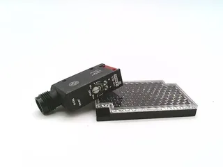 Omron E3S-R17