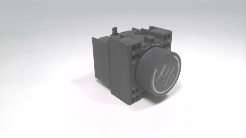 Schneider Electric LADR03 (image 5)
