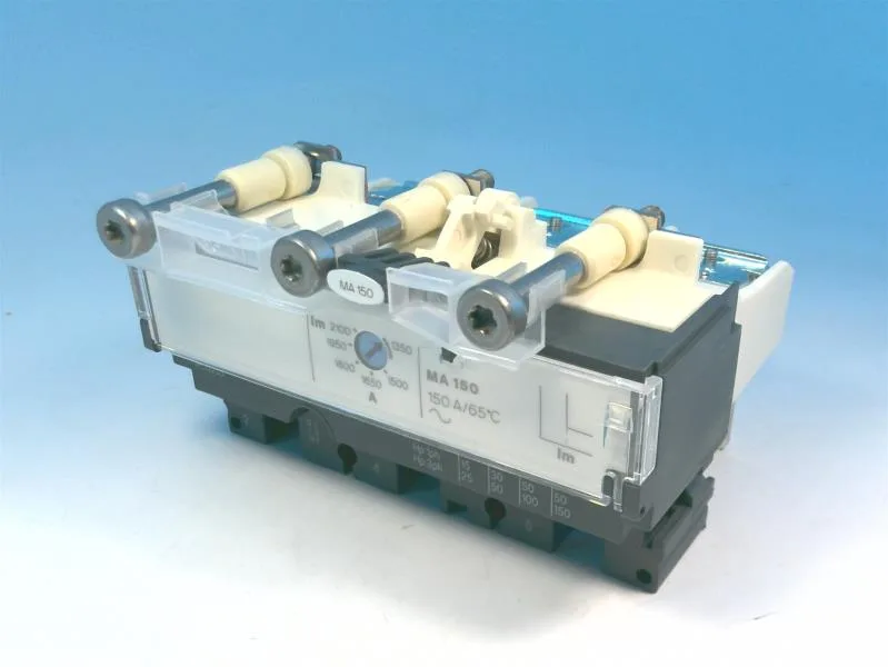 Schneider Electric LV430500 (image 2)