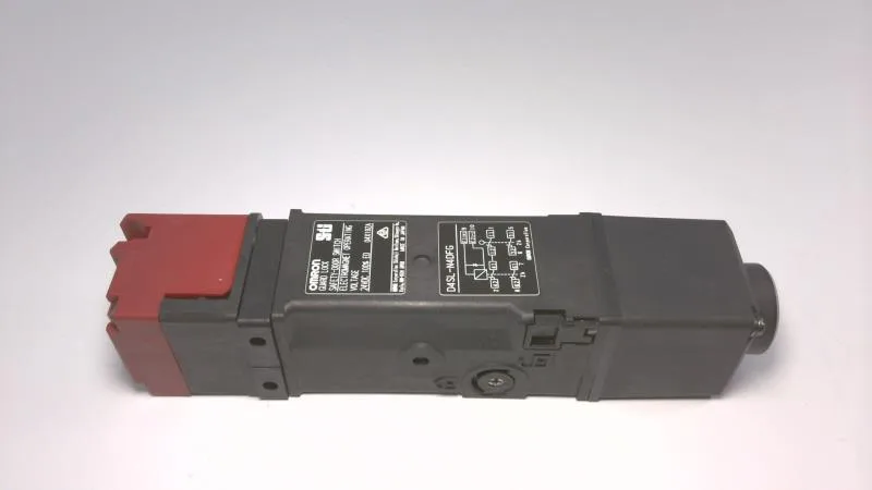 Omron D4SLN4DFG — Limit Switches (image 2)