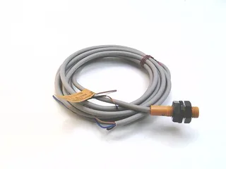 Omron E2F-X1R5F1 10M