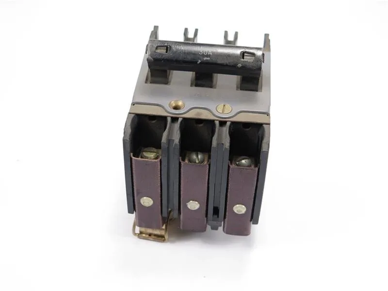 Schneider Electric MH-330 — Circuit Breaker Accessories