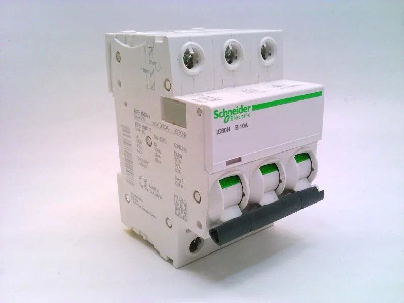 Schneider Electric A9F53310 (image 2)