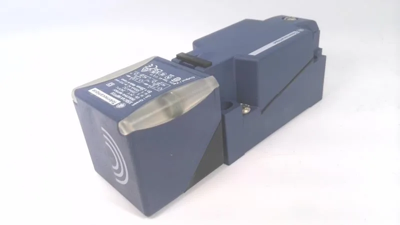 Schneider Electric XS8C4A1MPP20 — Proximity Sensors (image 5)