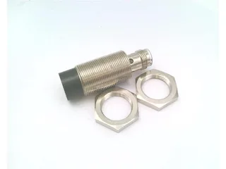 Omron E2AM18KN16M1B1 — Proximity Sensors