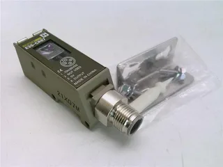 Omron E3S-CR67-C — Photoelectric Sensors