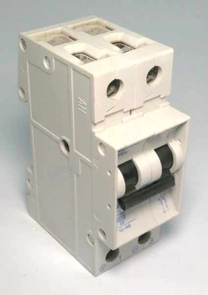 Siemens 5SX5205-7 — 2-Pole MCB (DIN Rail)