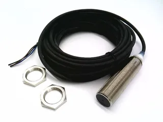 Omron E2A-M18LS08-WA-B1 5M — Proximity Sensors