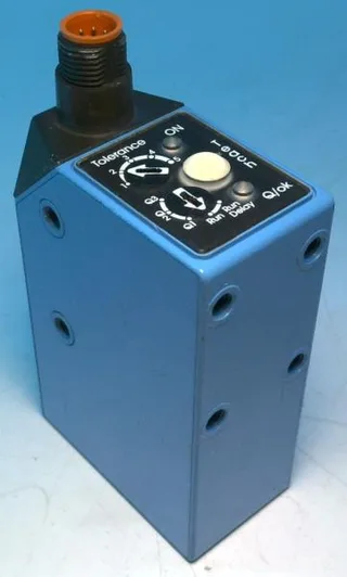 SICK CS3-P1132 — Photoelectric Sensors (image 2)