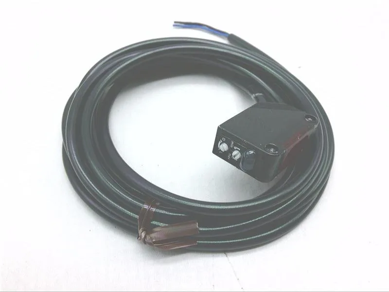 Omron E3Z-R81K 2M — Photoelectric Sensors (image 2)