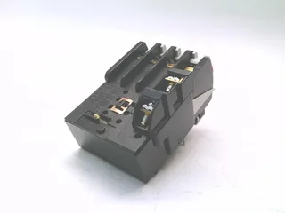 Omron J7TKN-A-E27 — Overload Relays (image 2)