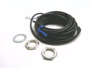 Omron E2B-M18KS05-WP-B1 5M — Proximity Sensors