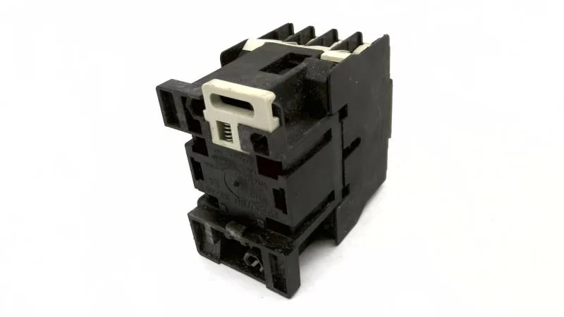 Schneider Electric LC1D0901M5 — Contactors (image 2)