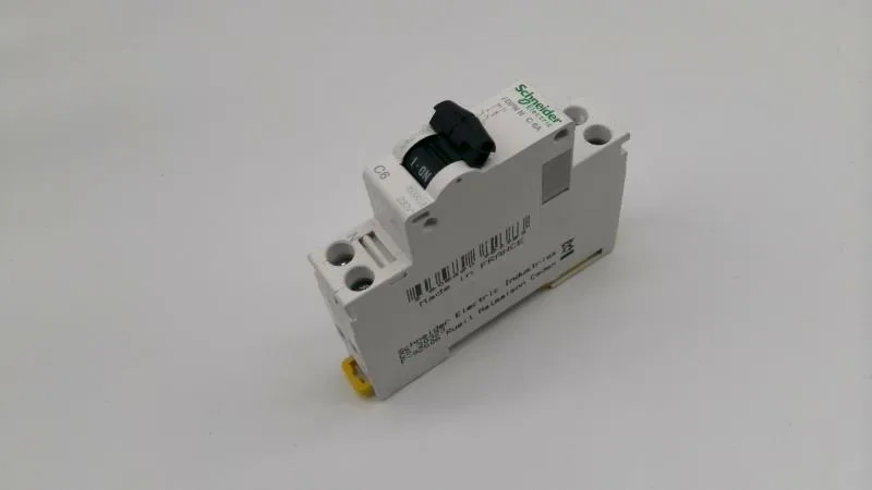 Schneider Electric A9N21555 (image 2)