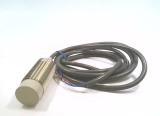 Omron E2E2-X18MY2 2M