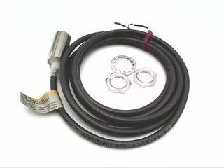 Omron E2E-X5Y1-US 2M — Proximity Sensors