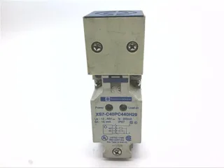 Schneider Electric XS7-C40PC440H29 — Proximity Sensors (image 2)