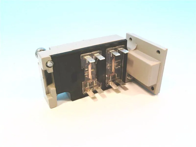 Omron D4A-0500 — Limit Switches (image 2)