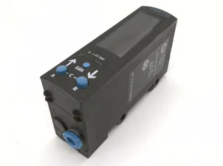 Festo SDE3-D10S-B-WQ4-2P-M8-EX2 — Pressure Sensors (image 2)