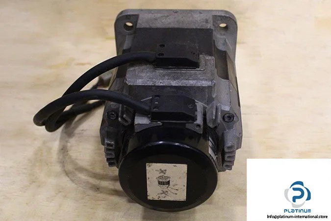 Omron R88M-H75030 — Servo Motors (image 4)