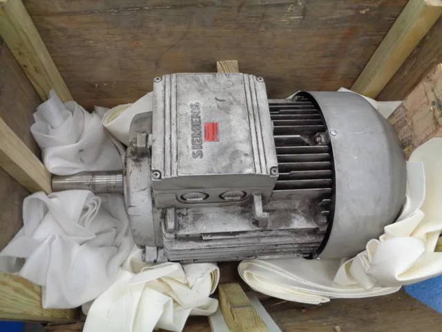 Siemens 1LA71642AA90-Z — Induction Motors