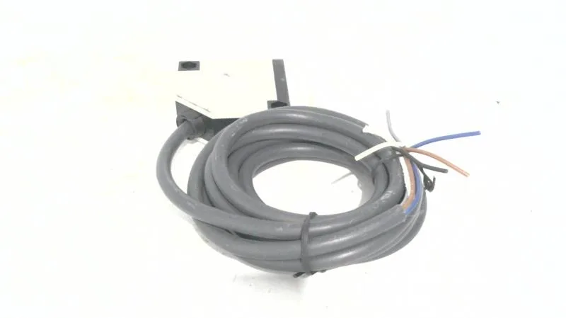 Omron E3JK-R4M1-ZH — Photoelectric Sensors (image 3)