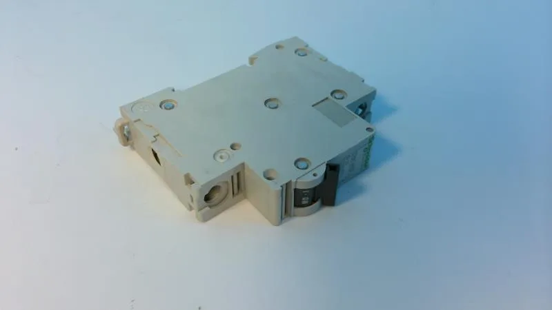 Schneider Electric 25700 — 1-Pole MCB (DIN Rail) (image 2)