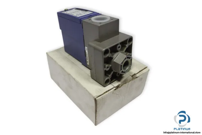 Schneider Electric XMLB002A2S11 — Pressure Sensors (image 4)