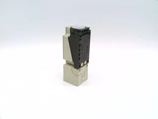 Omron E2Q2-N20E1-H — Proximity Sensors (image 2)
