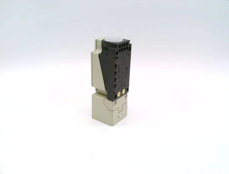 Omron E2Q2-N20E1-H — Proximity Sensors (image 2)