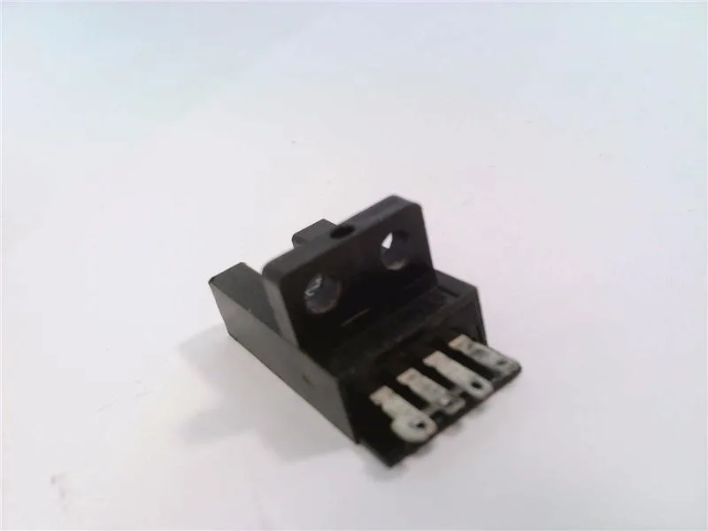 Omron EE-SX673 — Photoelectric Sensors