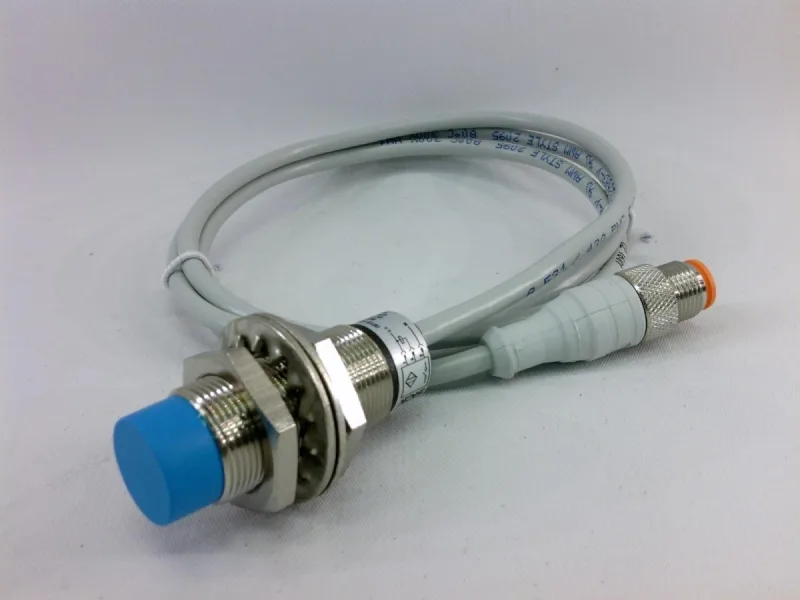 SICK IM18-12NNS-ZQD — Proximity Sensors (image 3)