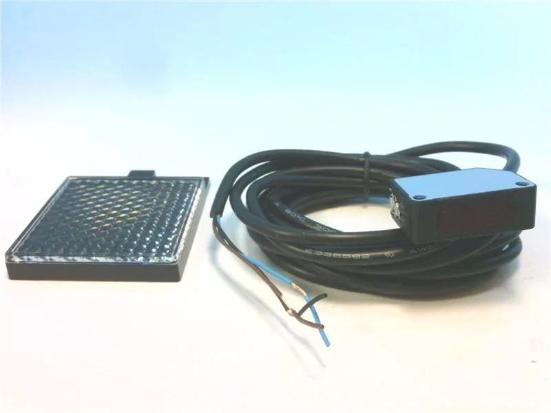 SICK WL100-2N1439 — Photoelectric Sensors (image 2)